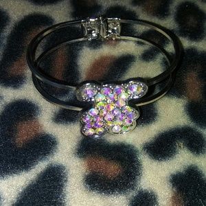 Brand New Teddy Bear Bracelet w/rhinestones